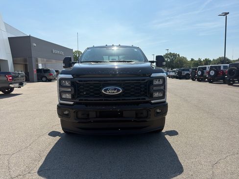 Used 2023 Ford F250 Lariat w/ Lariat Ultimate Package AWD/4WD image 8