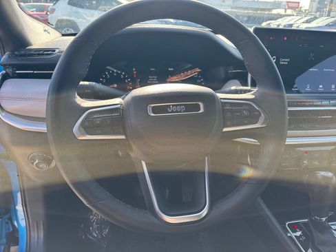 Used 2025 Jeep Compass Limited AWD/4WD image 24