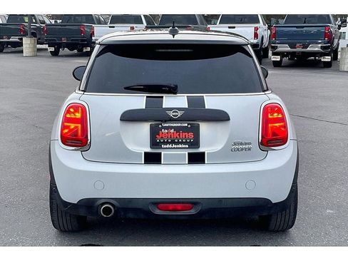 Used 2020 MINI Cooper 2-Door Hardtop image 4