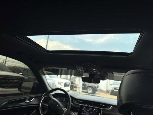 Used 2025 Jeep Grand Cherokee L Altitude RWD image 14