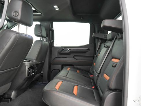 Used 2024 GMC Sierra 1500 AT4 w/ Technology Package AWD/4WD image 15