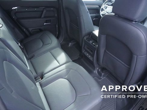 Used 2025 Land Rover Defender 110 S image 26
