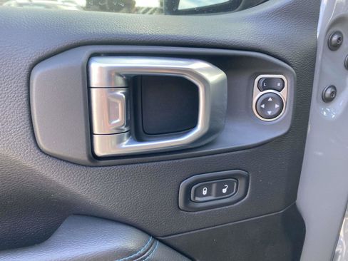 Certified 2022 Jeep Wrangler Unlimited Rubicon 4xe image 15