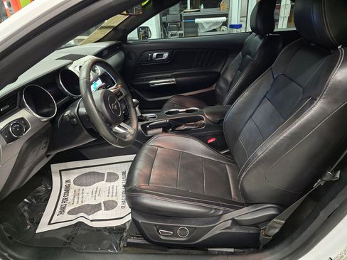 Used 2018 Ford Mustang Premium RWD image 22