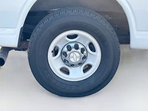 Used 2020 Chevrolet Express 3500 LT w/ LT Preferred Equipment Group RWD image 29