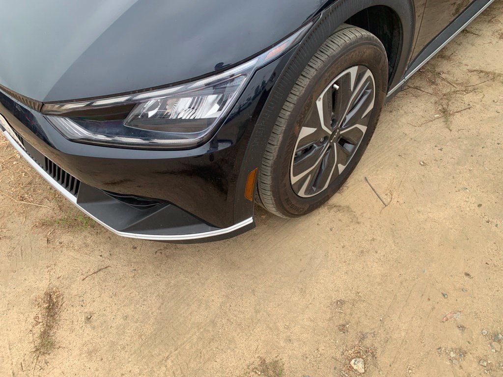 Certified 2024 Kia EV6 Light RWD image 2