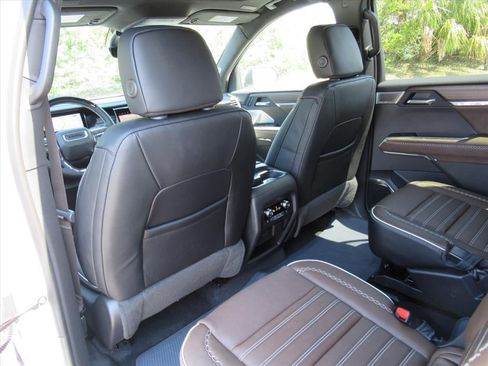 Used 2026 GMC Acadia Denali Ultimate w/ LPO, Floor Liner Package FWD image 35