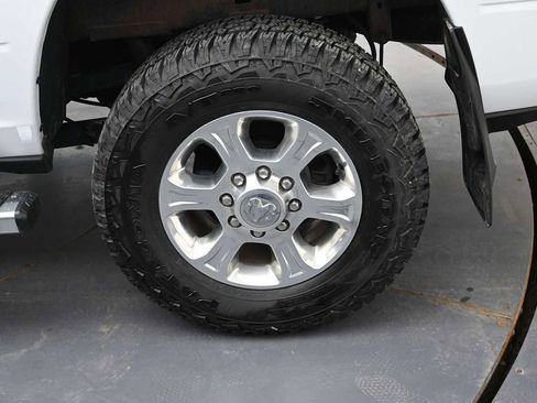 Used 2022 RAM 2500 Big Horn w/ Snow Chief Group AWD/4WD image 5