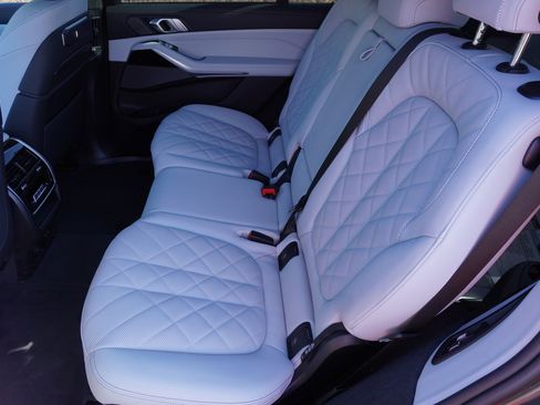 New 2025 BMW X7 xDrive40i w/ M Sport Package image 24