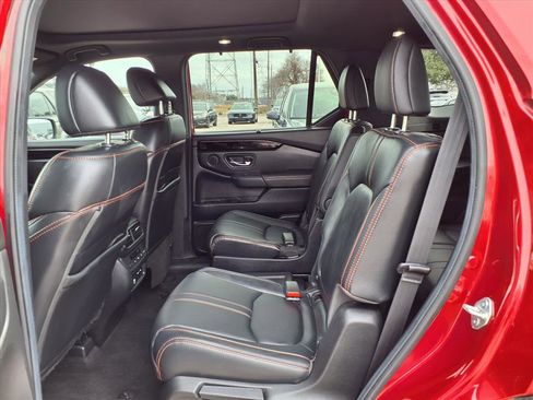 Certified 2024 Honda Pilot TrailSport image 18