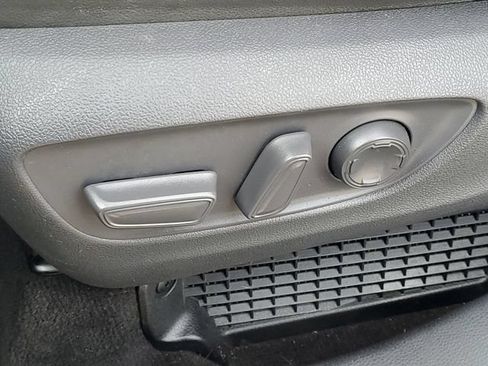 Used 2021 Toyota Sienna LE FWD image 19