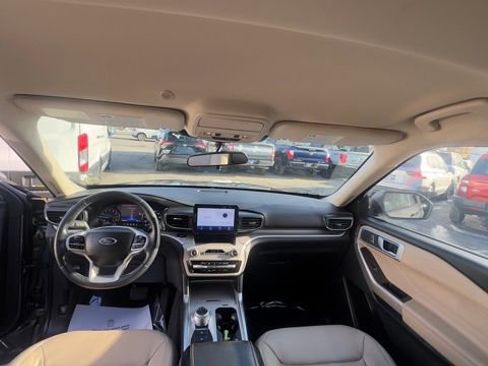 Used 2023 Ford Explorer XLT w/ Equipment Group 202A image 21