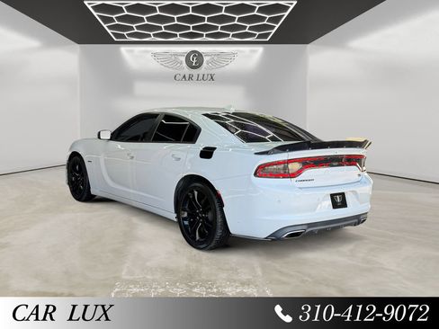 Used 2018 Dodge Charger R/T w/ Blacktop Package RWD image 3