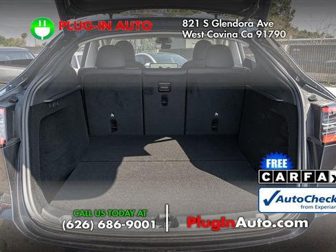 Used 2024 Tesla Model Y 2WD image 12