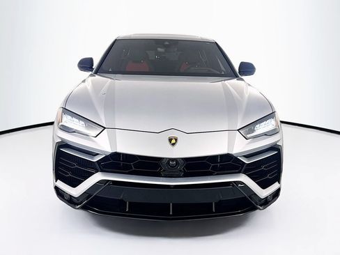 Used 2022 Lamborghini Urus AWD/4WD image 2