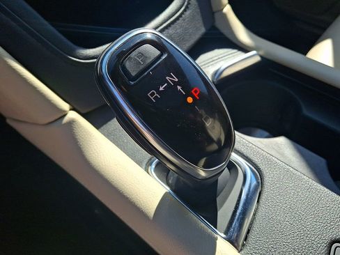 Used 2019 Cadillac XT5 Premium Luxury AWD/4WD image 16