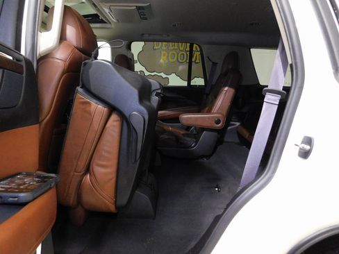 Used 2015 Cadillac Escalade Luxury image 77