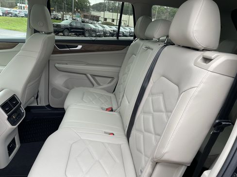 New 2026 Volkswagen Atlas SE image 12