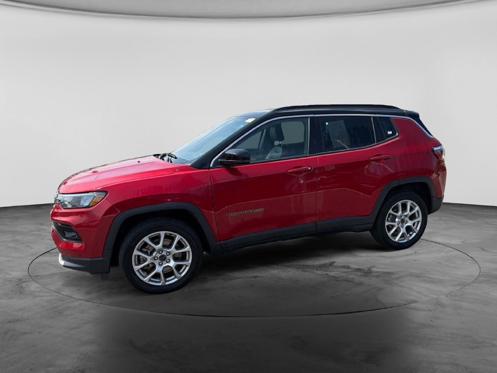 Used 2025 Jeep Compass Limited AWD/4WD image 5