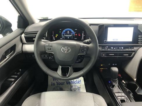 Used 2025 Toyota Camry LE image 14