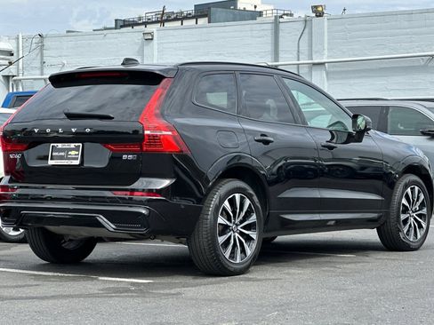Used 2025 Volvo XC60 B5 Plus image 4