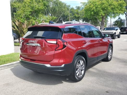 Used 2023 GMC Terrain SLT w/ Tech Package FWD image 5