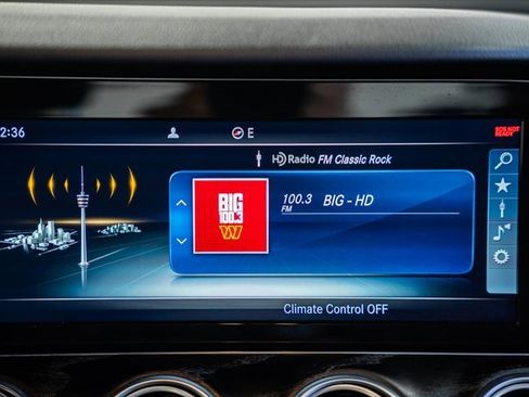 Used 2018 Mercedes-Benz E 300 4MATIC image 19