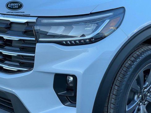 New 2026 Ford Explorer Active w/ Active Comfort Package image 9