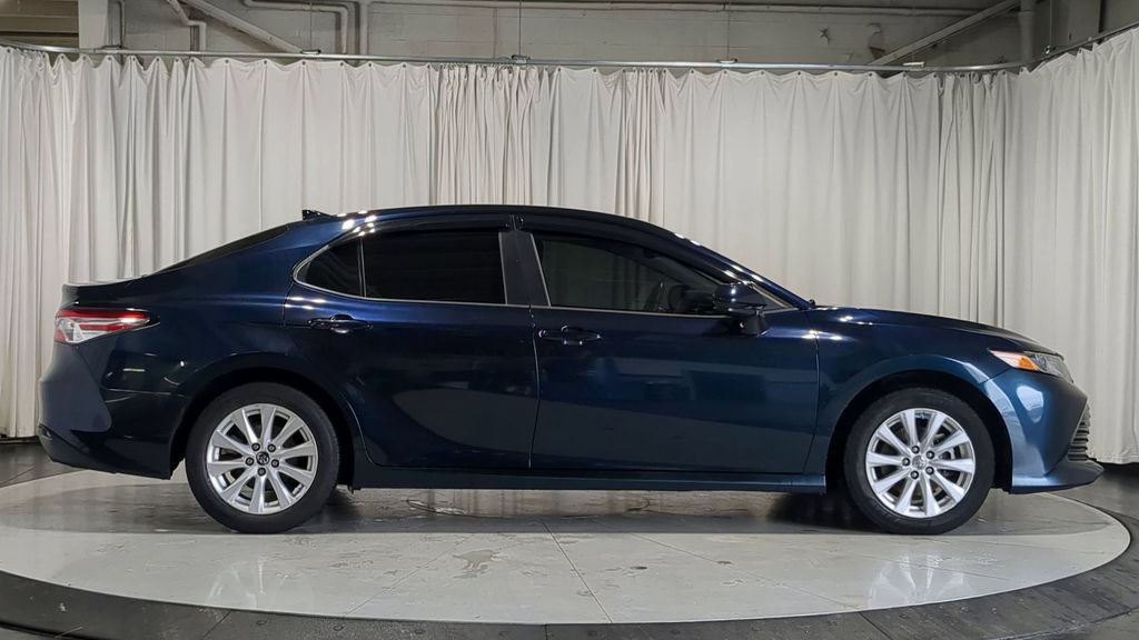 Used 2019 Toyota Camry LE FWD image 11