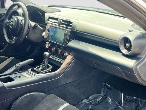 Used 2025 Toyota GR86 Premium w/ ALL Weather Mat Package (TMS) RWD image 27