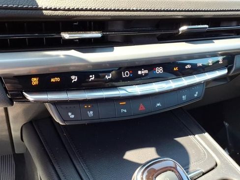 Used 2024 Cadillac XT4 Premium Luxury AWD/4WD image 21