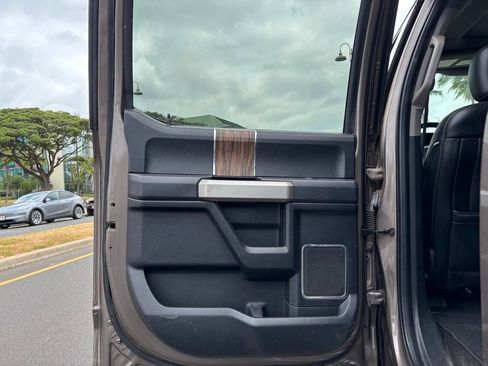 Used 2019 Ford F150 Lariat RWD image 16