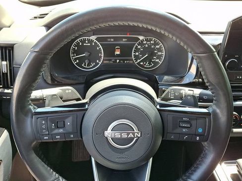 Used 2023 Nissan Pathfinder SL AWD/4WD image 19