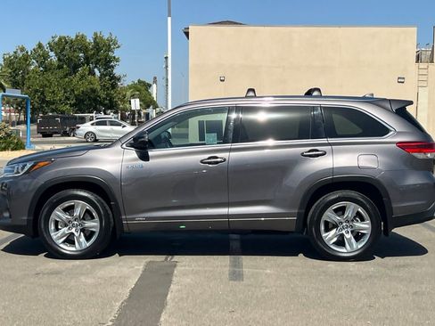 Certified 2019 Toyota Highlander Limited w/ Carpet Mat Package (TMS) AWD/4WD image 9