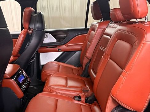 Used 2025 Lincoln Aviator Reserve w/ Equipment Group 201A AWD/4WD image 15