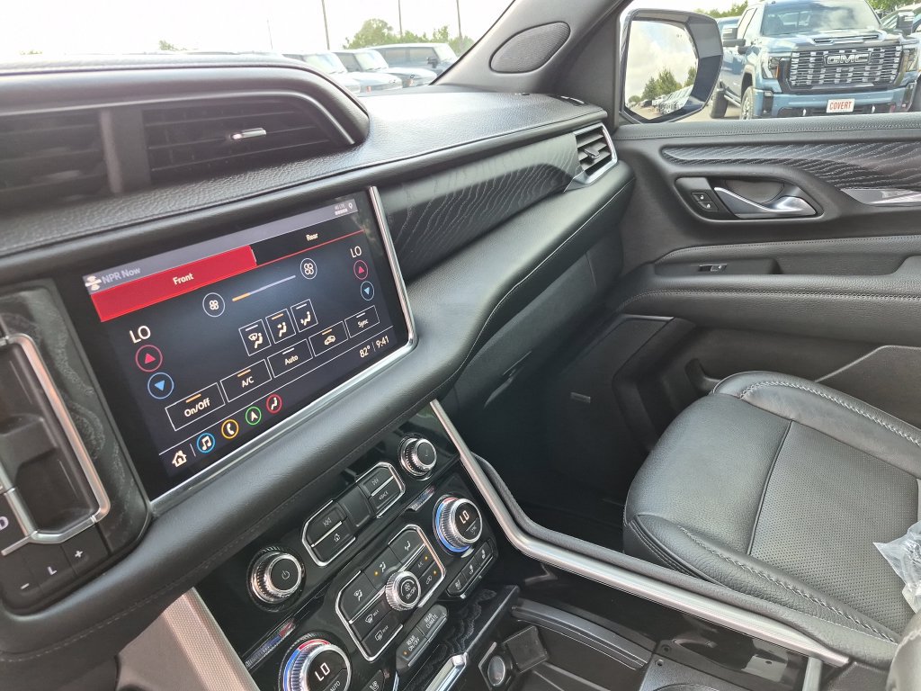 Used 2021 GMC Yukon Denali w/ Denali Premium Package RWD image 23