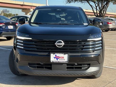 Used 2025 Nissan Kicks SV image 3