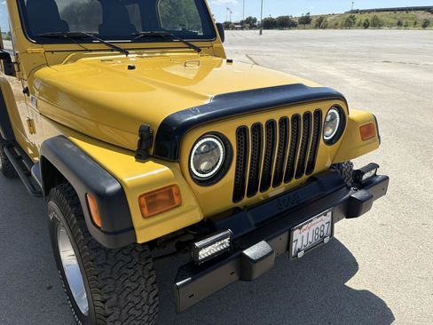 Used 2006 Jeep Wrangler X AWD/4WD image 24