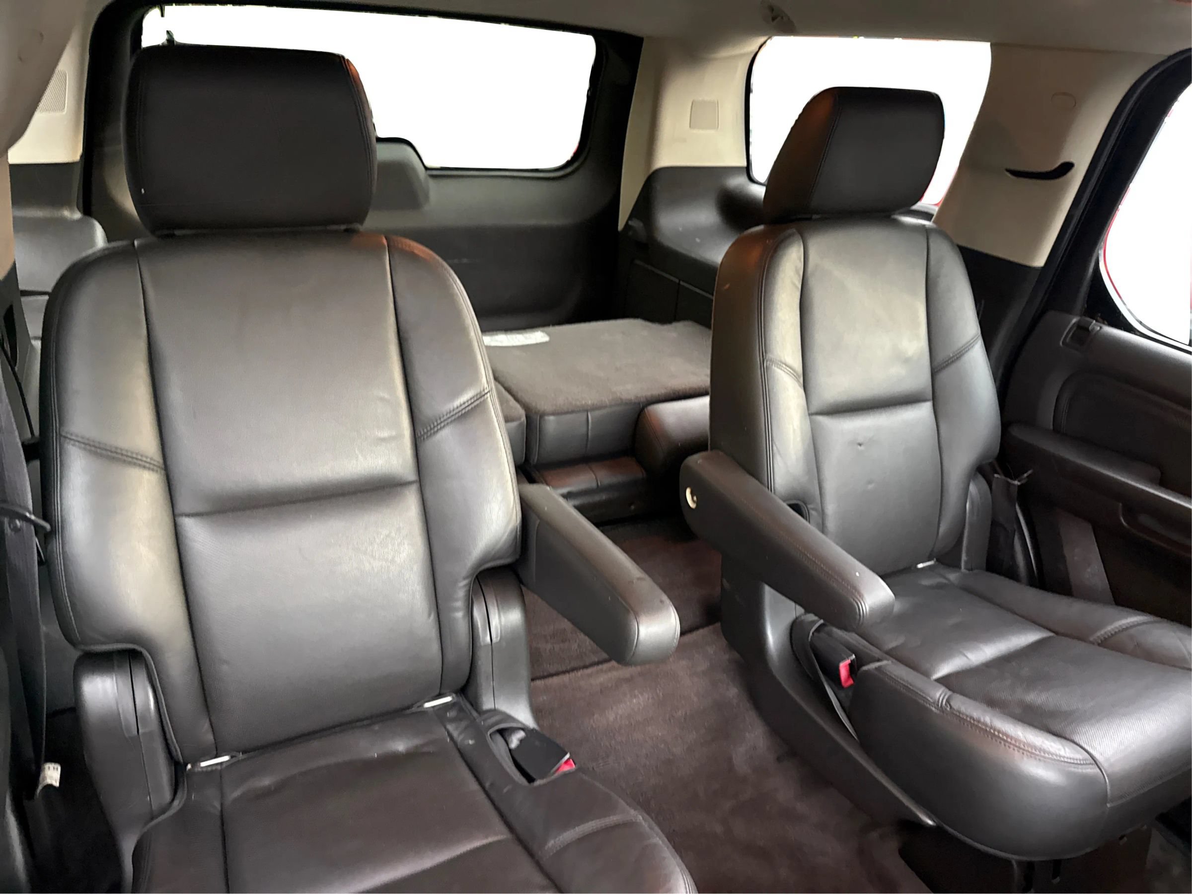 Used 2014 Cadillac Escalade Premium AWD/4WD image 12