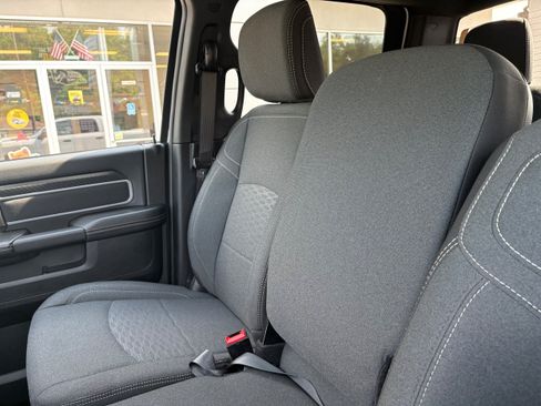 Certified 2025 RAM 2500 Big Horn AWD/4WD image 21