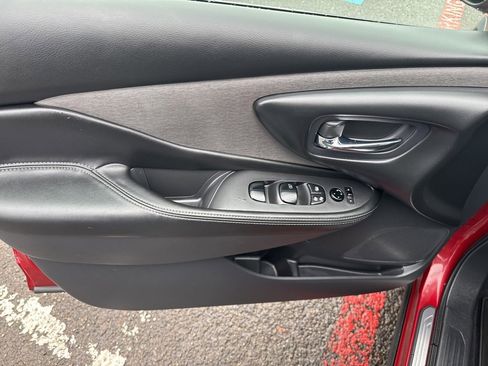 Used 2022 Nissan Murano SV image 11