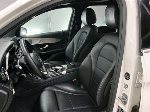 Used 2019 Mercedes-Benz GLC 300 4MATIC image 27