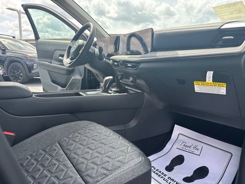 New 2026 Nissan Kicks SV w/ SV Premium Package AWD/4WD image 19
