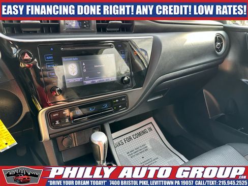 Used 2019 Toyota Corolla LE FWD image 32