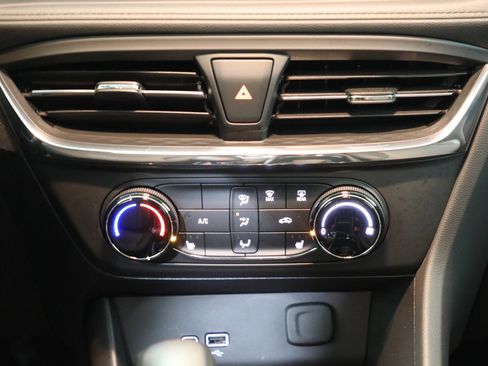 Used 2025 Buick Encore GX Preferred w/ Advanced Technology Package image 7