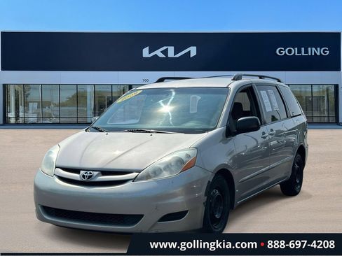 Used 2009 Toyota Sienna CE FWD image 5