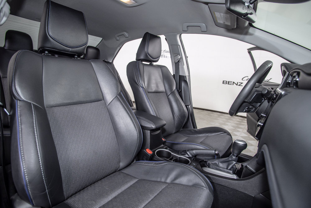 Used 2017 Toyota Corolla SE w/ Carpet Mat Package (TMS) FWD image 16