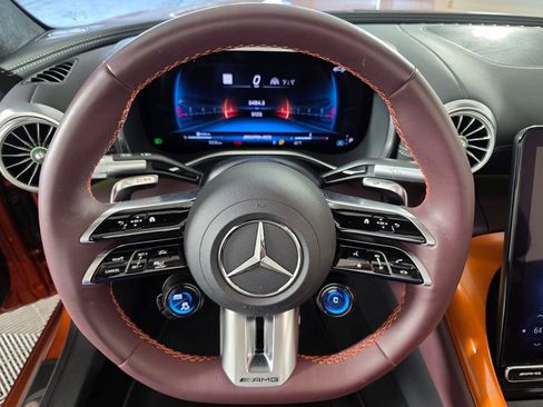 Used 2024 Mercedes-Benz SL 63 AMG 4MATIC image 17