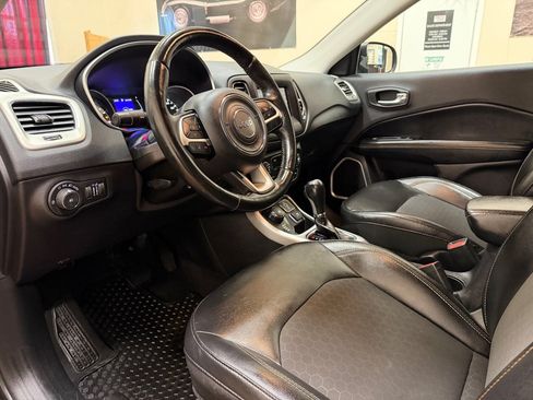 Used 2019 Jeep Compass Latitude w/ Cold Weather Group AWD/4WD image 14