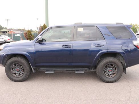Used 2018 Toyota 4Runner TRD Off-Road Premium AWD/4WD image 8